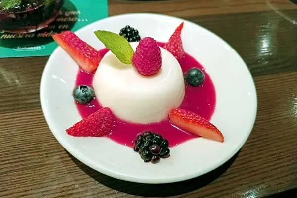 Celebrazione al Amor en Italianni’s: postres, vino y sobremesa para celebrar el momento más dulce