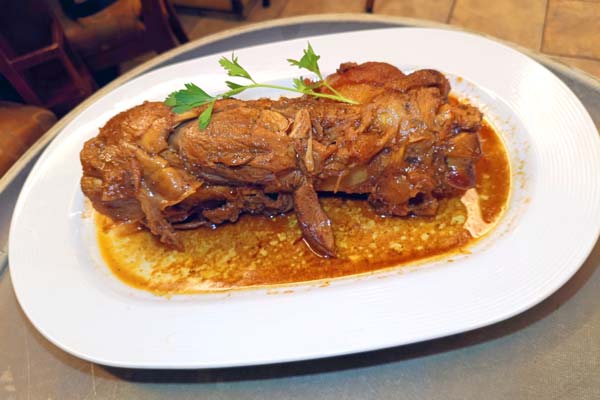 Un banquete en La Ribera: De la tradición de “Aquí” a la maestría de “Allá”