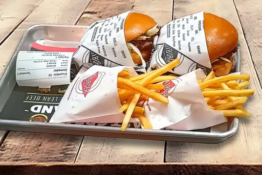 Fatburger Condesa: Una nueva apertura con sabor californiano
