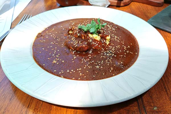 Desayunos en Cascabel: La sublime herencia del maíz y el sazón de la chef Lula Martín del Campo