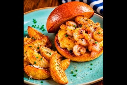 Celebra el día de la hamburguesa entre brasas, mar y umami
