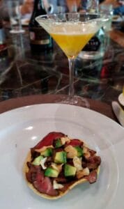 tostada de aguachile con filete