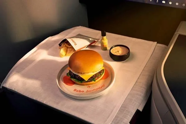 Aeroméxico ofrecerá hamburguesas de Bobo Burgers a pasajeros de Clase Premier