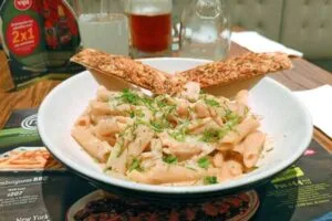 Vips apuesta por la gastronomía mexicana y la experiencia futbolera con “A la Mexicana Sabe Mejor” 2 Pasta con Camarones