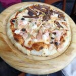 Pizza de Ribeye y salmon