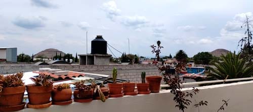 Casa Obsidiana: Un espacio que reúne diseño mexicano y café de especialidad en Teotihuacán 5 vista a las Pirámides de Teotihuacán