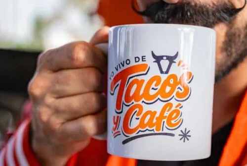 Don Frank lanza la taza “Yo vivo de tacos y café”: en su nueva sucursal-cafetería en Tlalpan