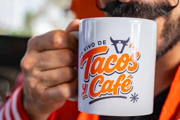 Don Frank lanza la taza “Yo vivo de tacos y café”: en su nueva sucursal-cafetería en Tlalpan