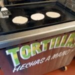 Las Tradicionales Cazuelas de Guisados: La calidez del hogar y la nostalgia mexicana conquistan la Roma 6 Tortillas hechas a mano